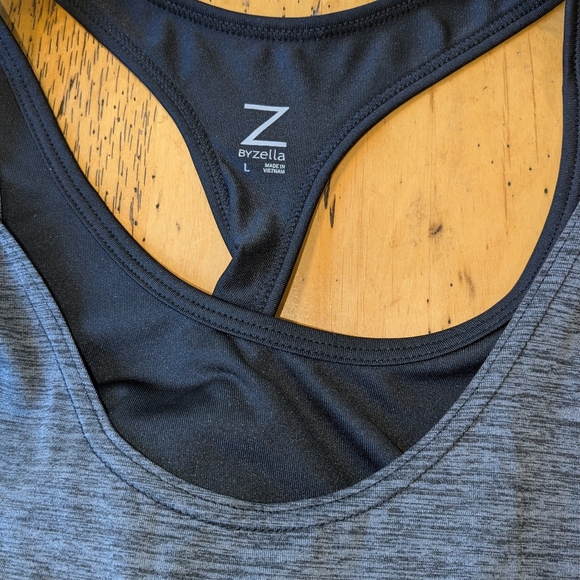 Z by Zella Ladies Athletic top with built in sports bra - Picture 2 of 6